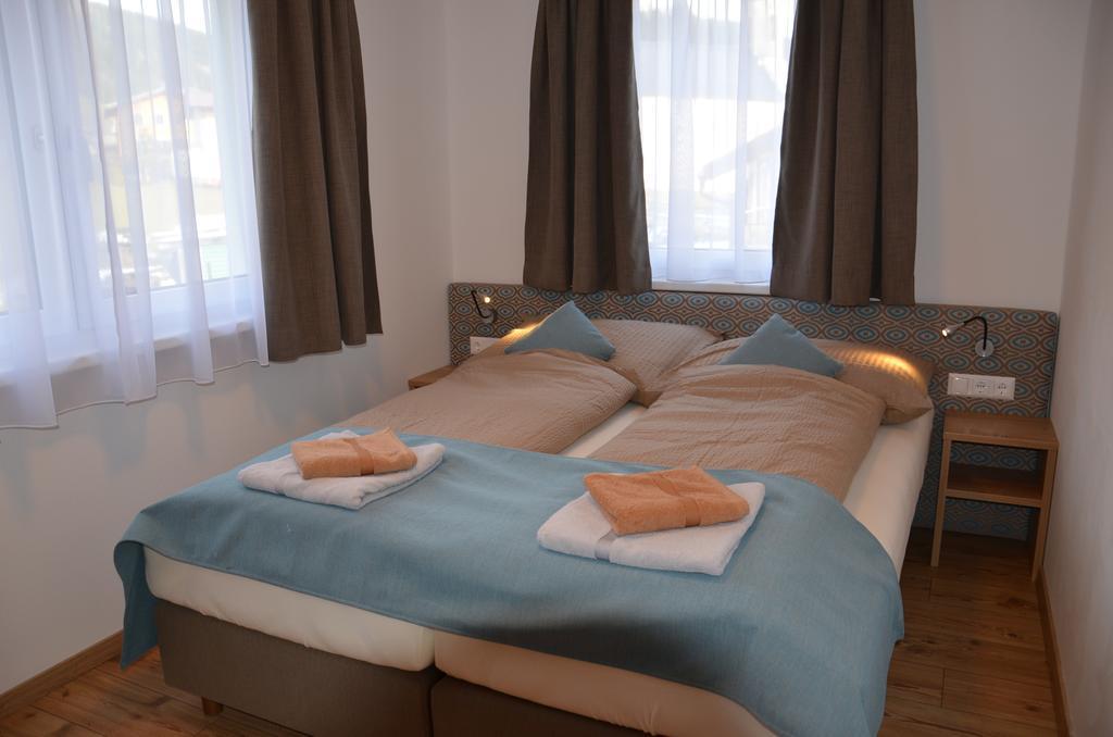 Apartment Haus Van Der Leij Rußbach am Paß Gschütt Rum bild